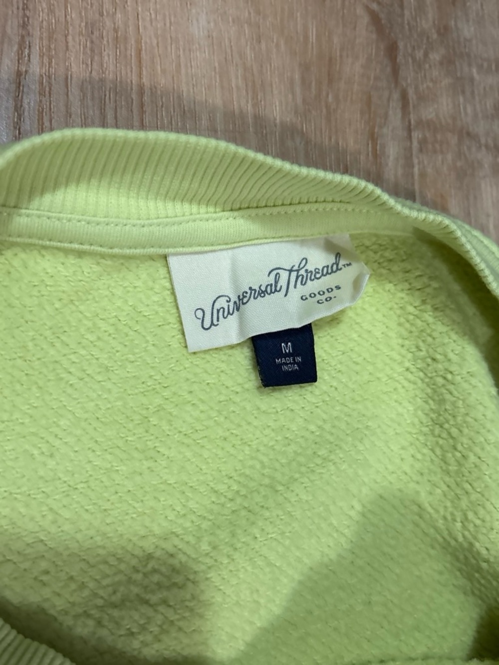Universal Thread Lime Green Crewneck Sweatshirt Size Medium - Picture 3 of 4